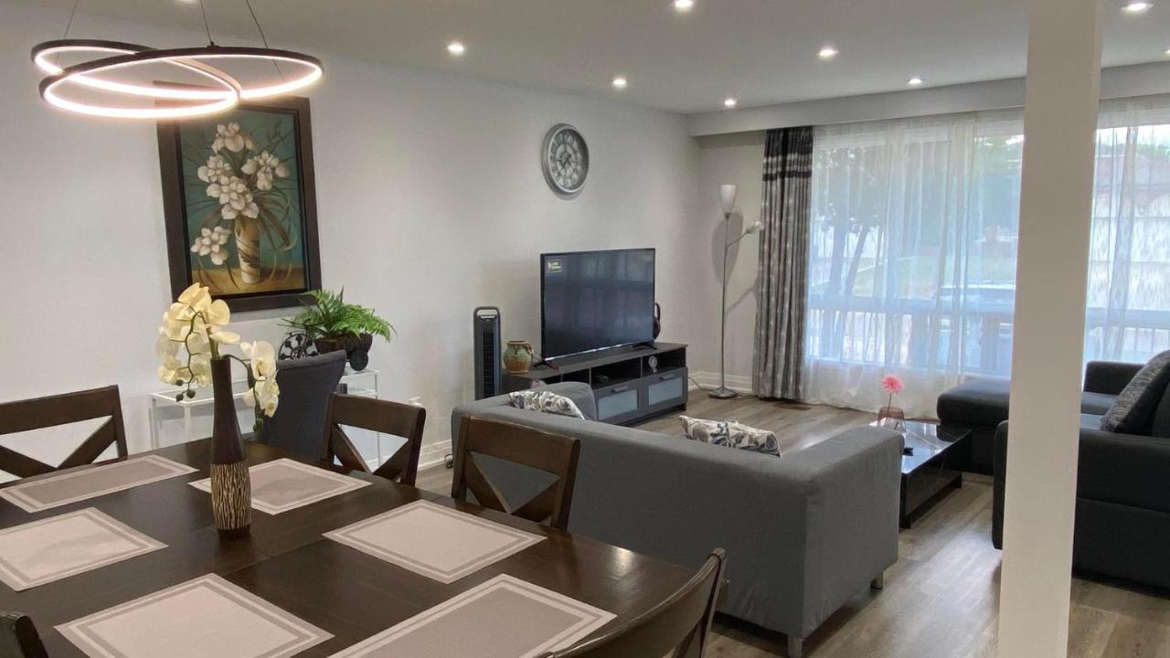 Spectacular 3 Bedroom 2 Wr House - Close To Airport Toronto Exterior foto