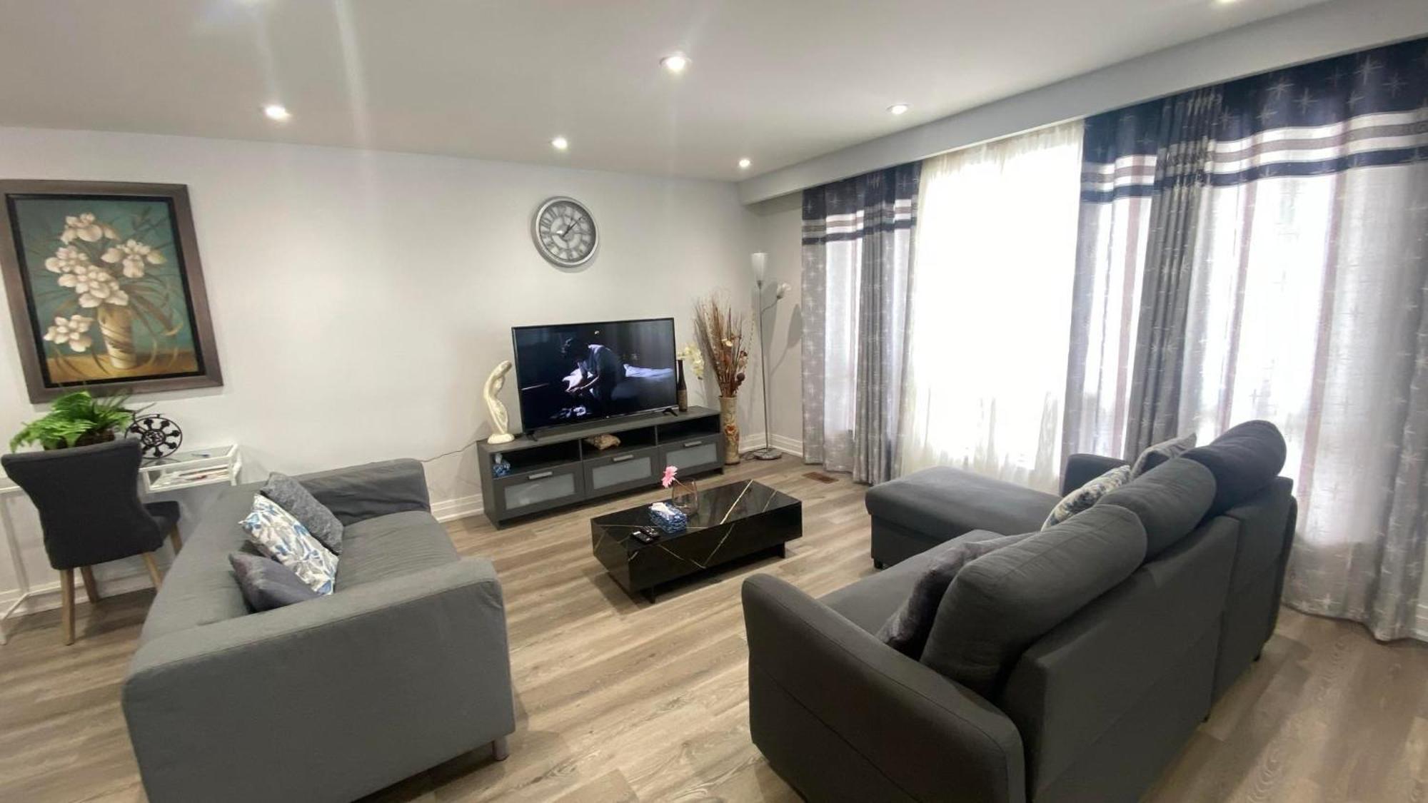 Spectacular 3 Bedroom 2 Wr House - Close To Airport Toronto Exterior foto